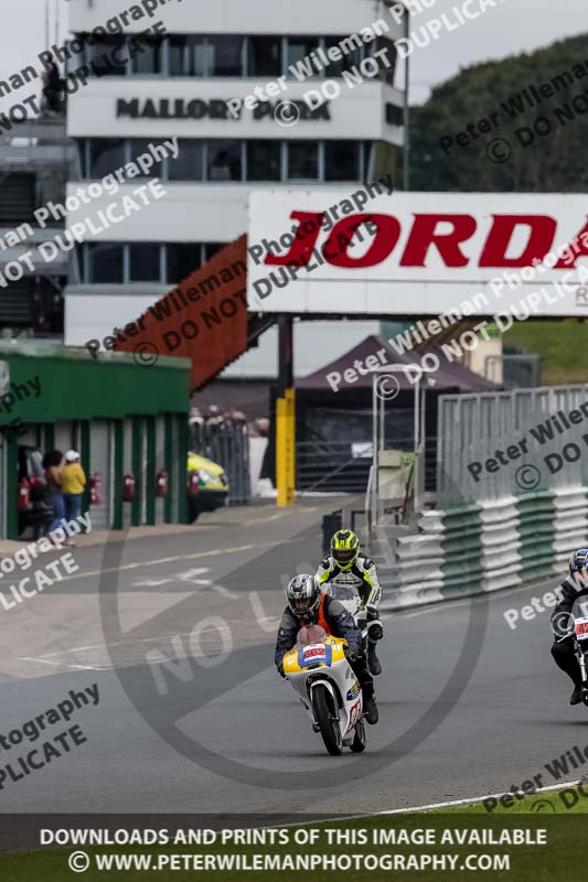 Vintage motorcycle club;eventdigitalimages;mallory park;mallory park trackday photographs;no limits trackdays;peter wileman photography;trackday digital images;trackday photos;vmcc festival 1000 bikes photographs
